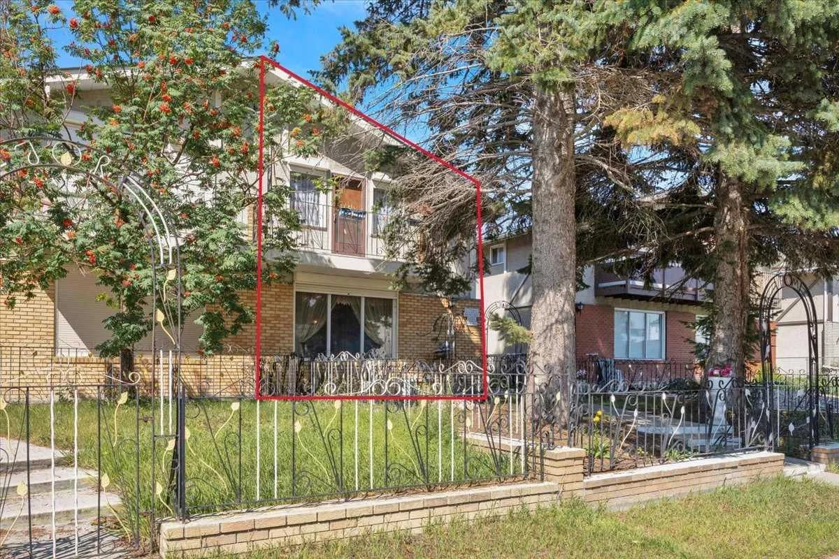 Semi Detached (Half Duplex)