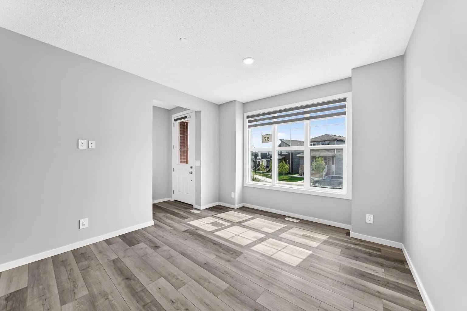 Semi Detached (Half Duplex)