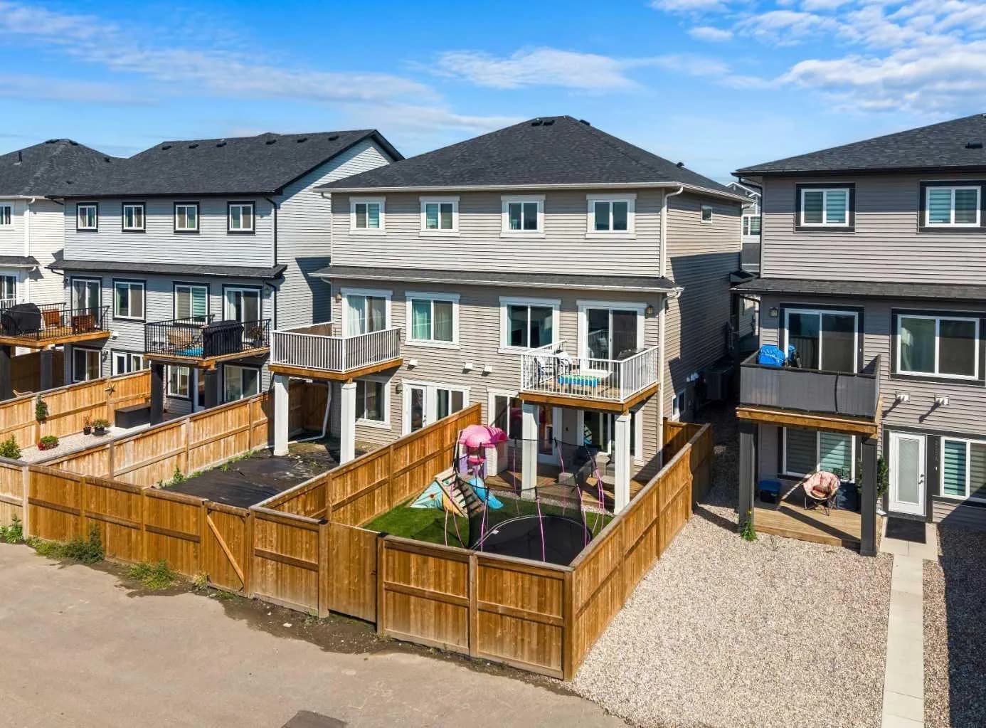 Semi Detached (Half Duplex)