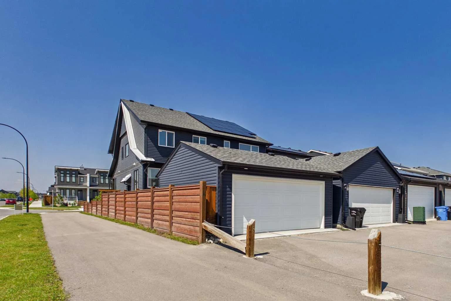 Semi Detached (Half Duplex)