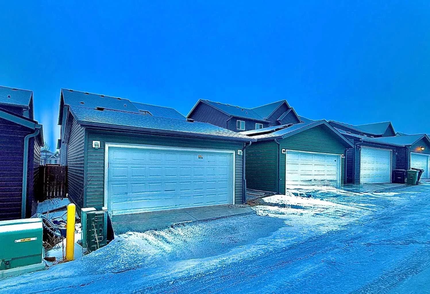 Semi Detached (Half Duplex)