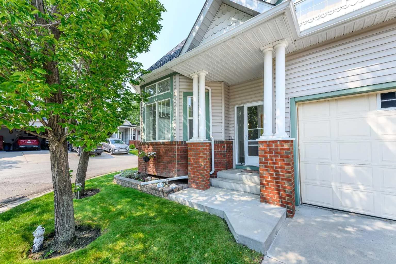 Semi Detached (Half Duplex)