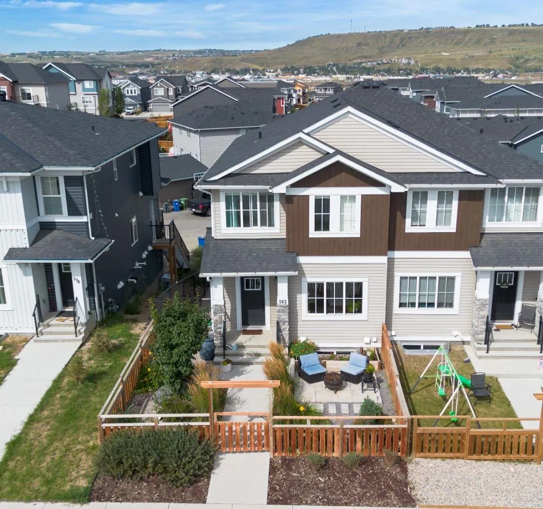 Semi Detached (Half Duplex)
