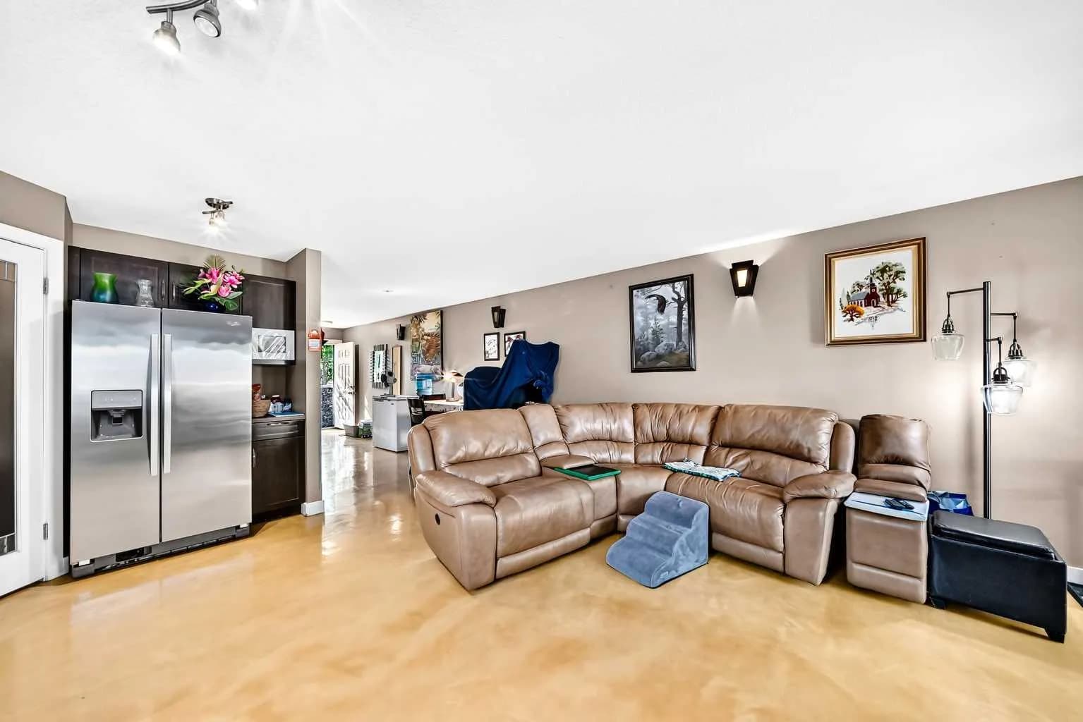 Semi Detached (Half Duplex)