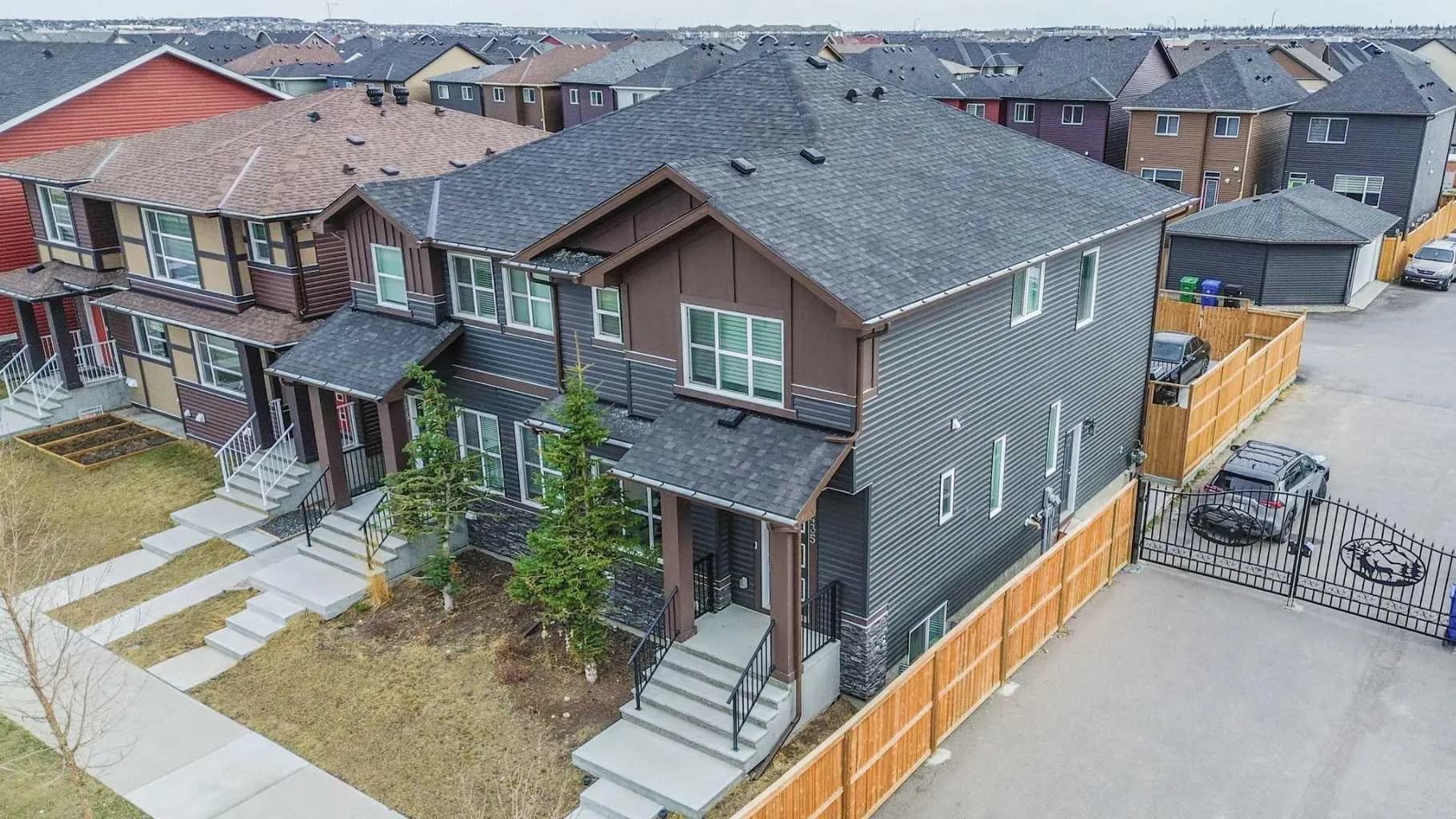 Semi Detached (Half Duplex)
