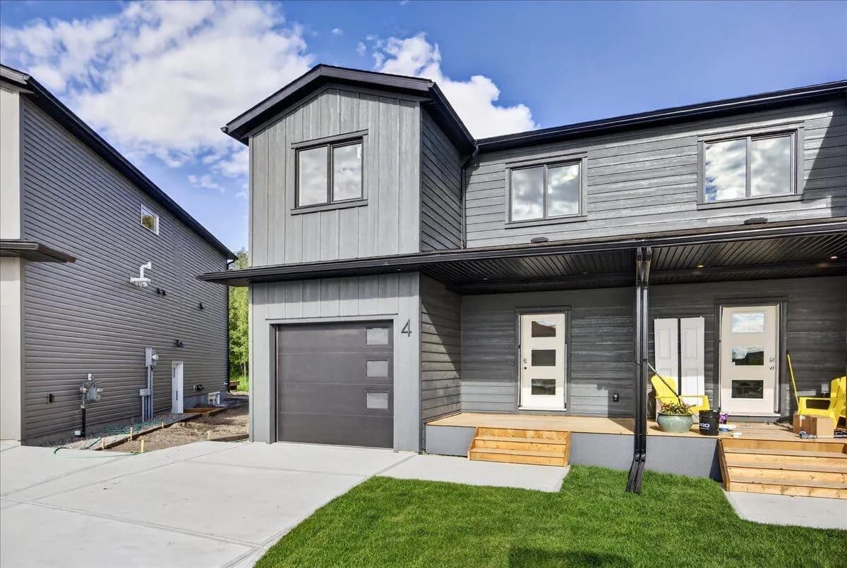 Semi Detached (Half Duplex)