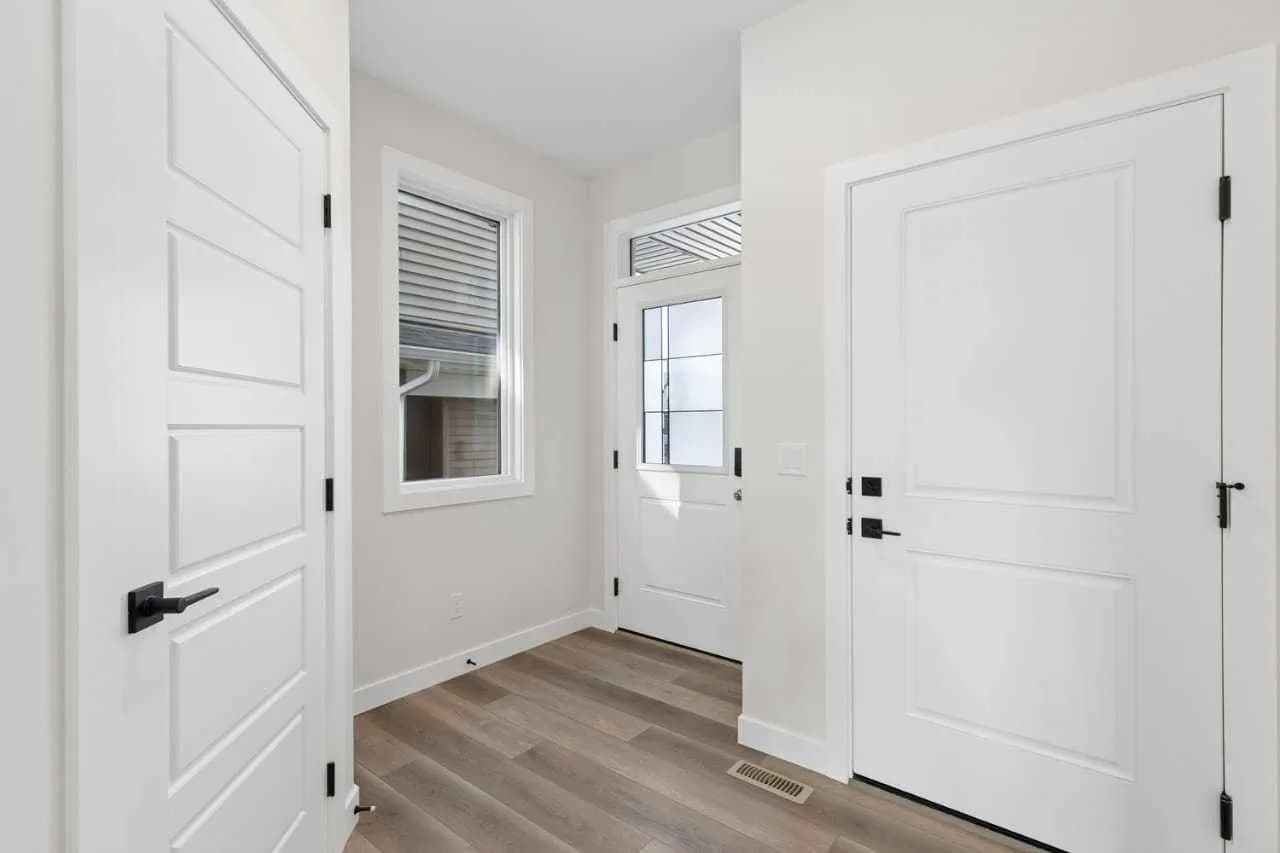 Semi Detached (Half Duplex)