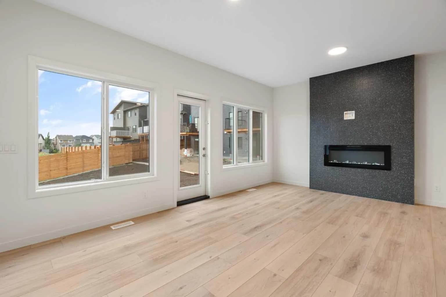 Semi Detached (Half Duplex)