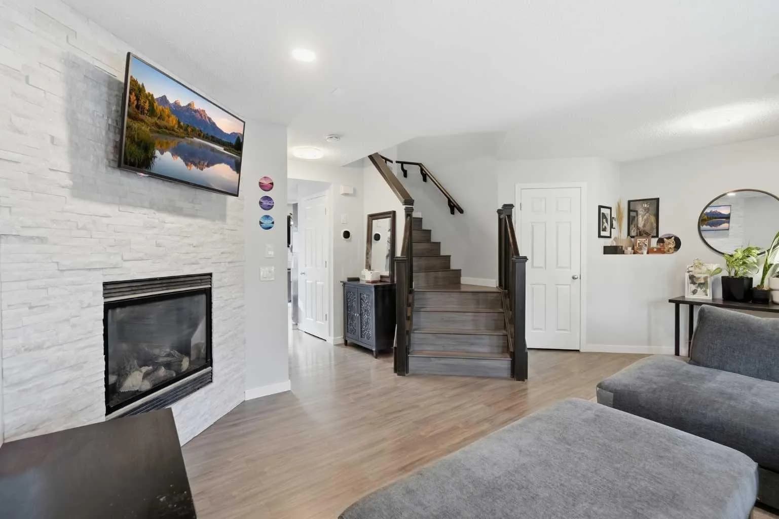 Semi Detached (Half Duplex)