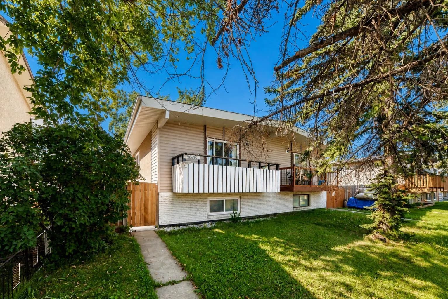Semi Detached (Half Duplex)
