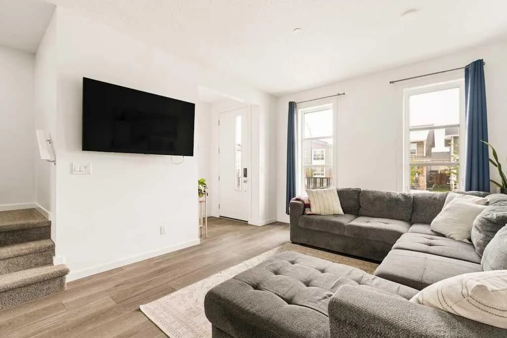 Semi Detached (Half Duplex)