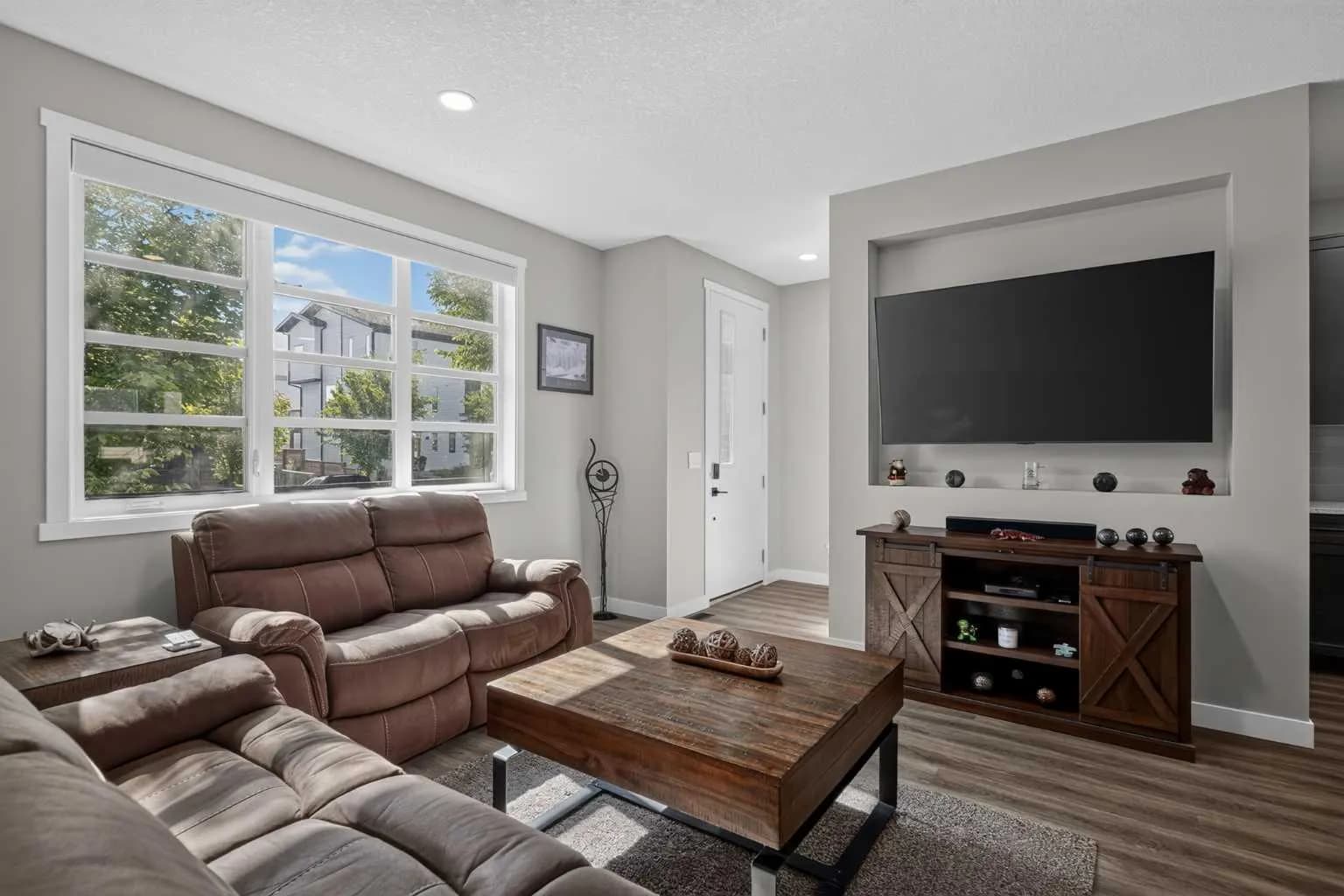Semi Detached (Half Duplex)