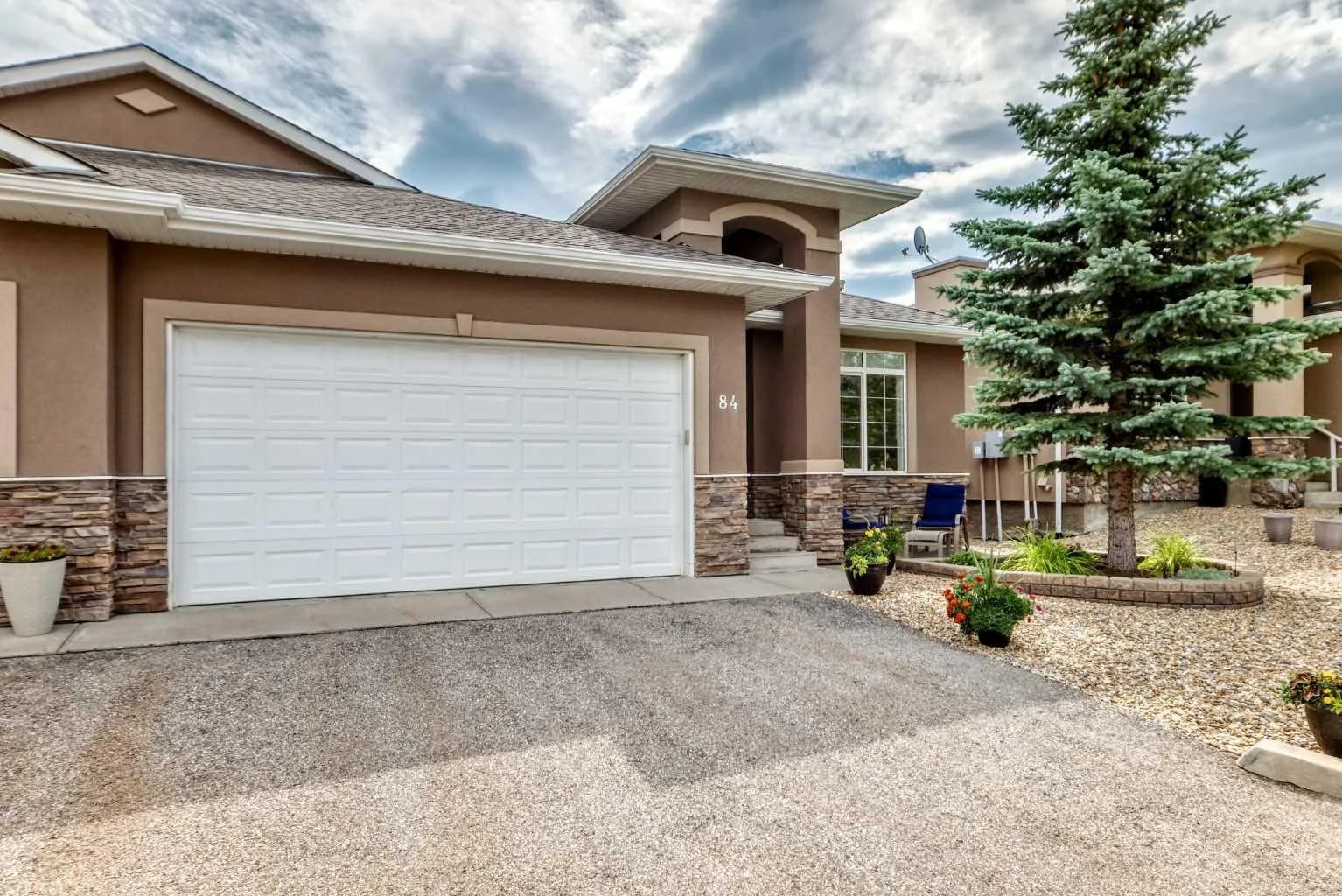 Semi Detached (Half Duplex)