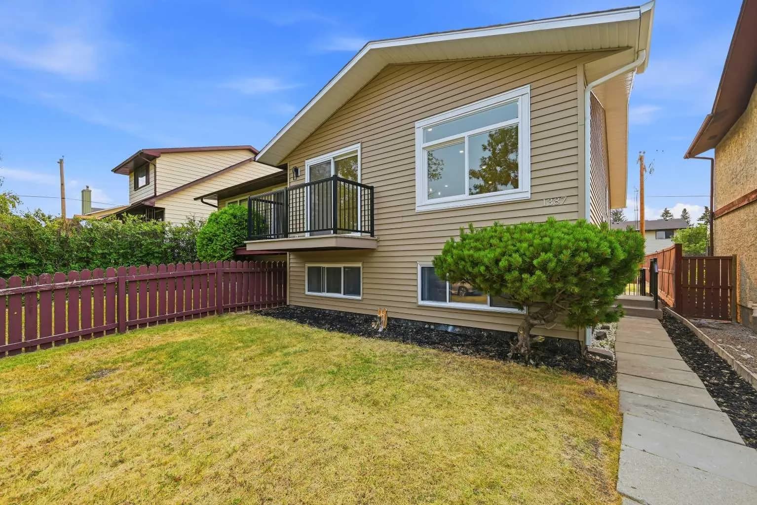 Semi Detached (Half Duplex)