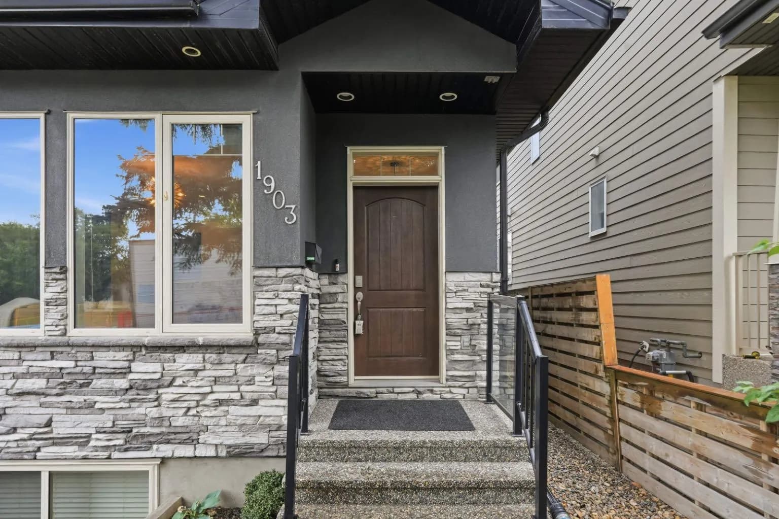Semi Detached (Half Duplex)