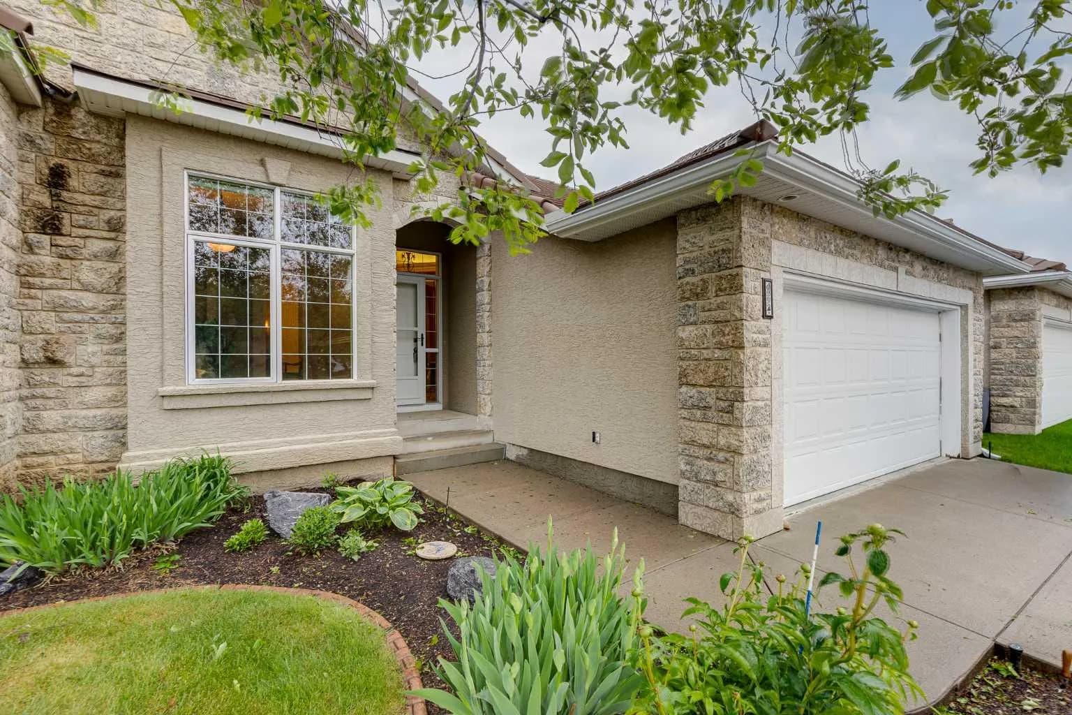 Semi Detached (Half Duplex)