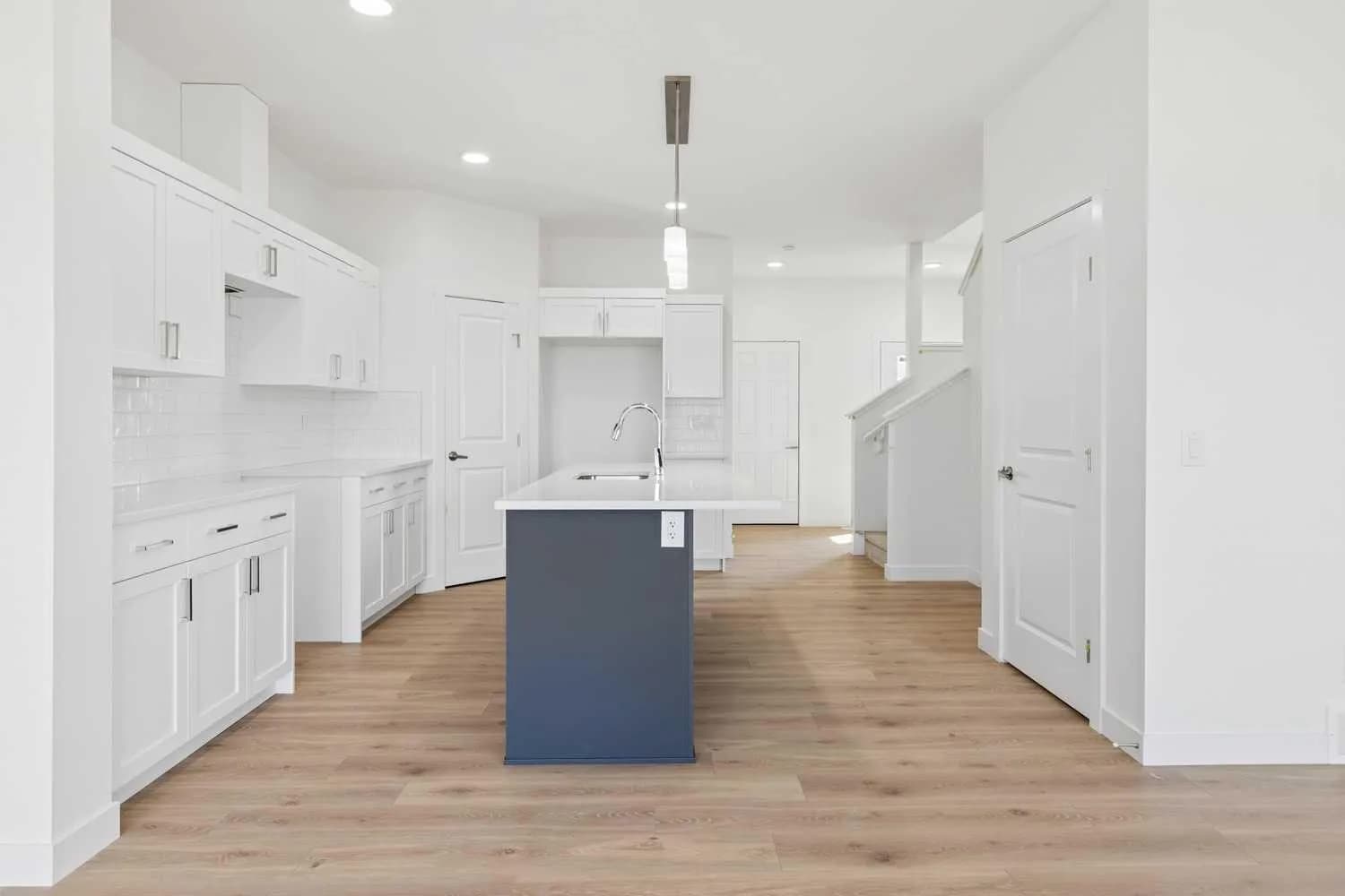 Semi Detached (Half Duplex)