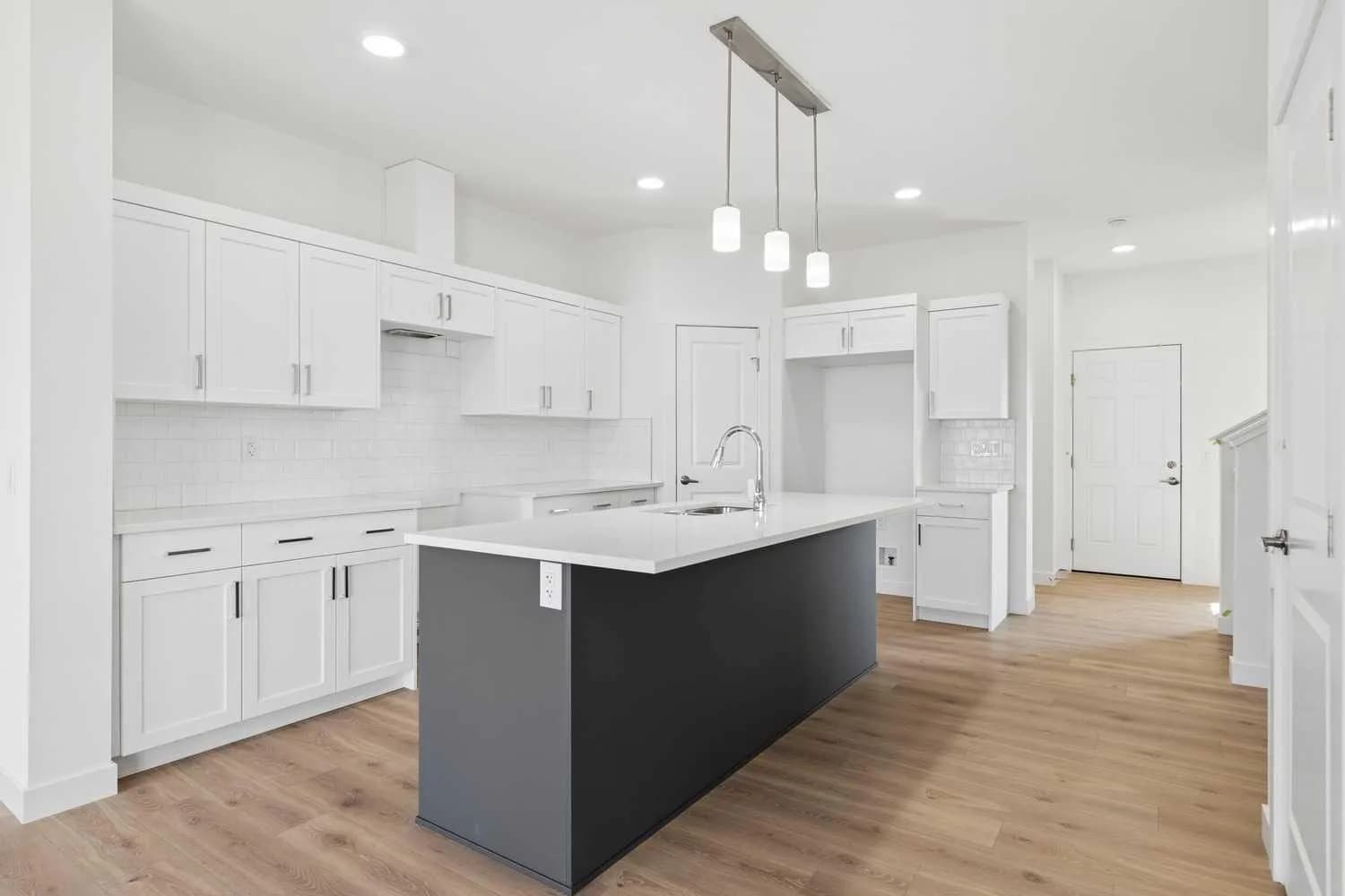 Semi Detached (Half Duplex)
