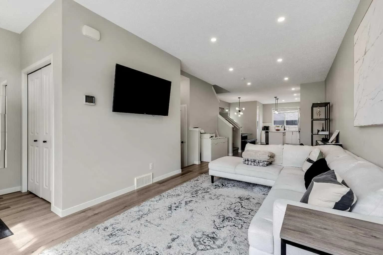 Semi Detached (Half Duplex)