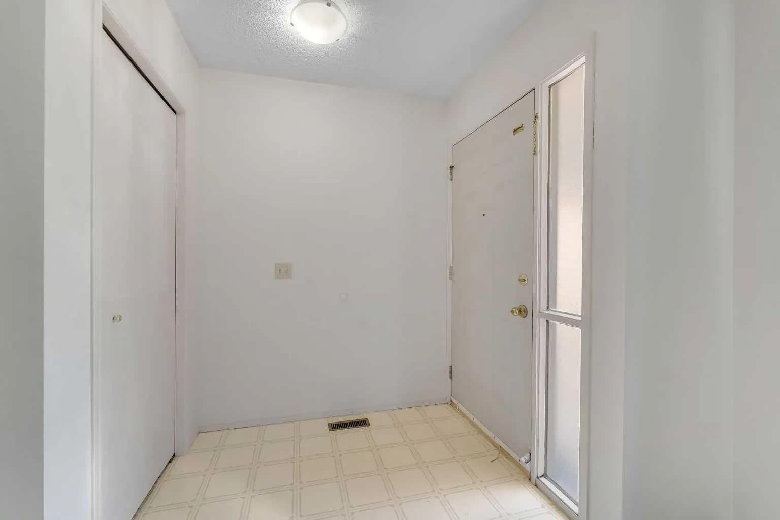 Semi Detached (Half Duplex)