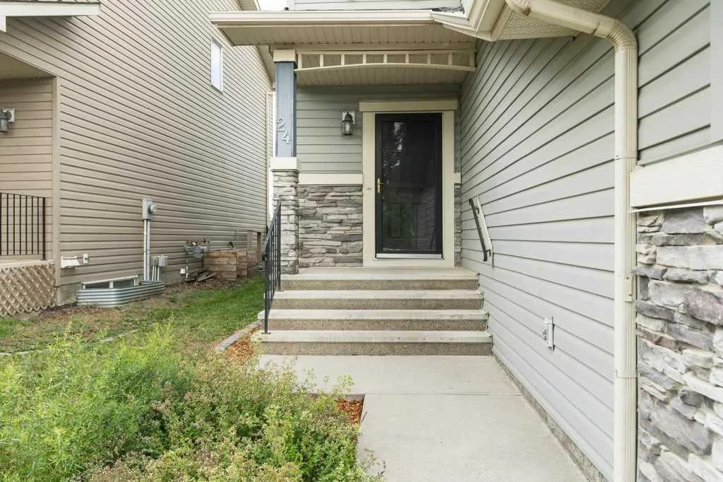 Semi Detached (Half Duplex)