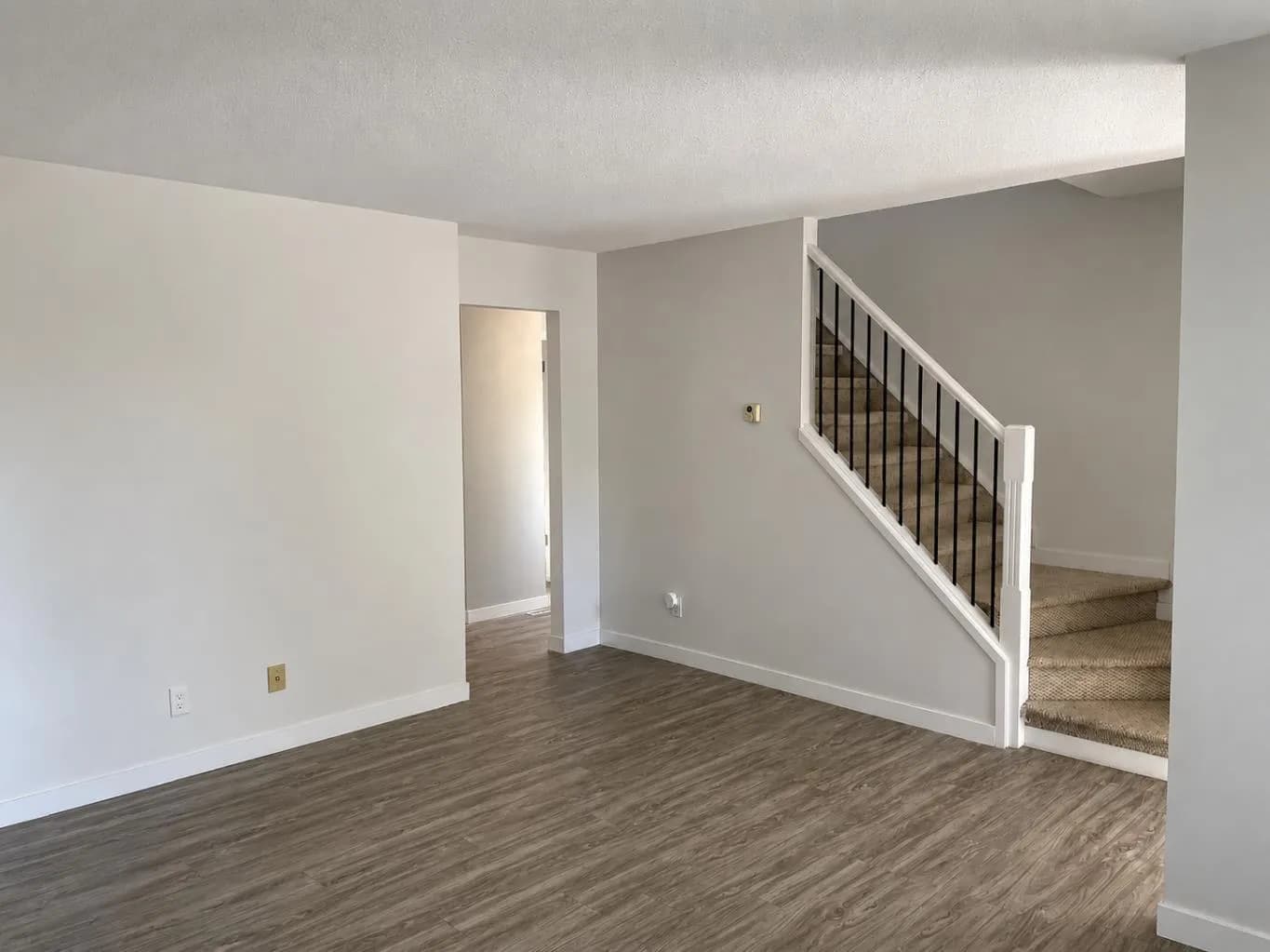 Semi Detached (Half Duplex)