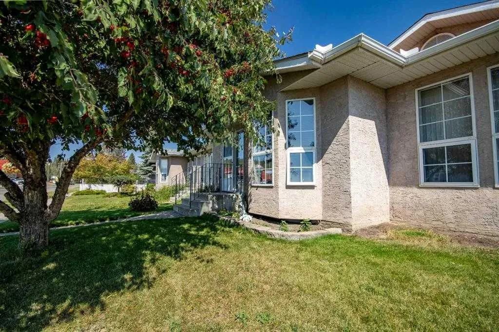 Semi Detached (Half Duplex)