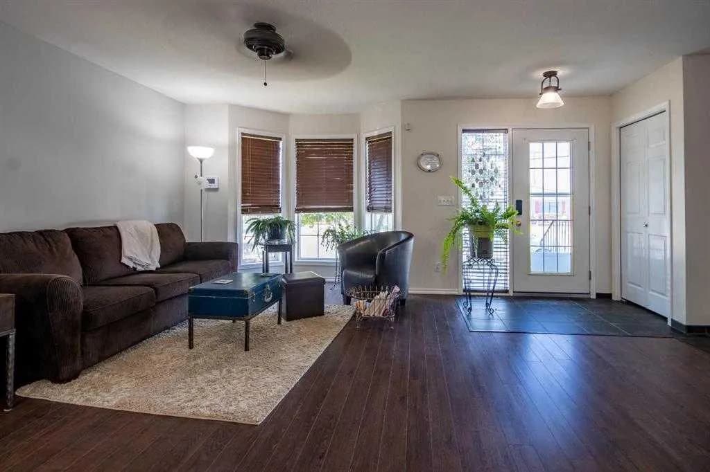 Semi Detached (Half Duplex)