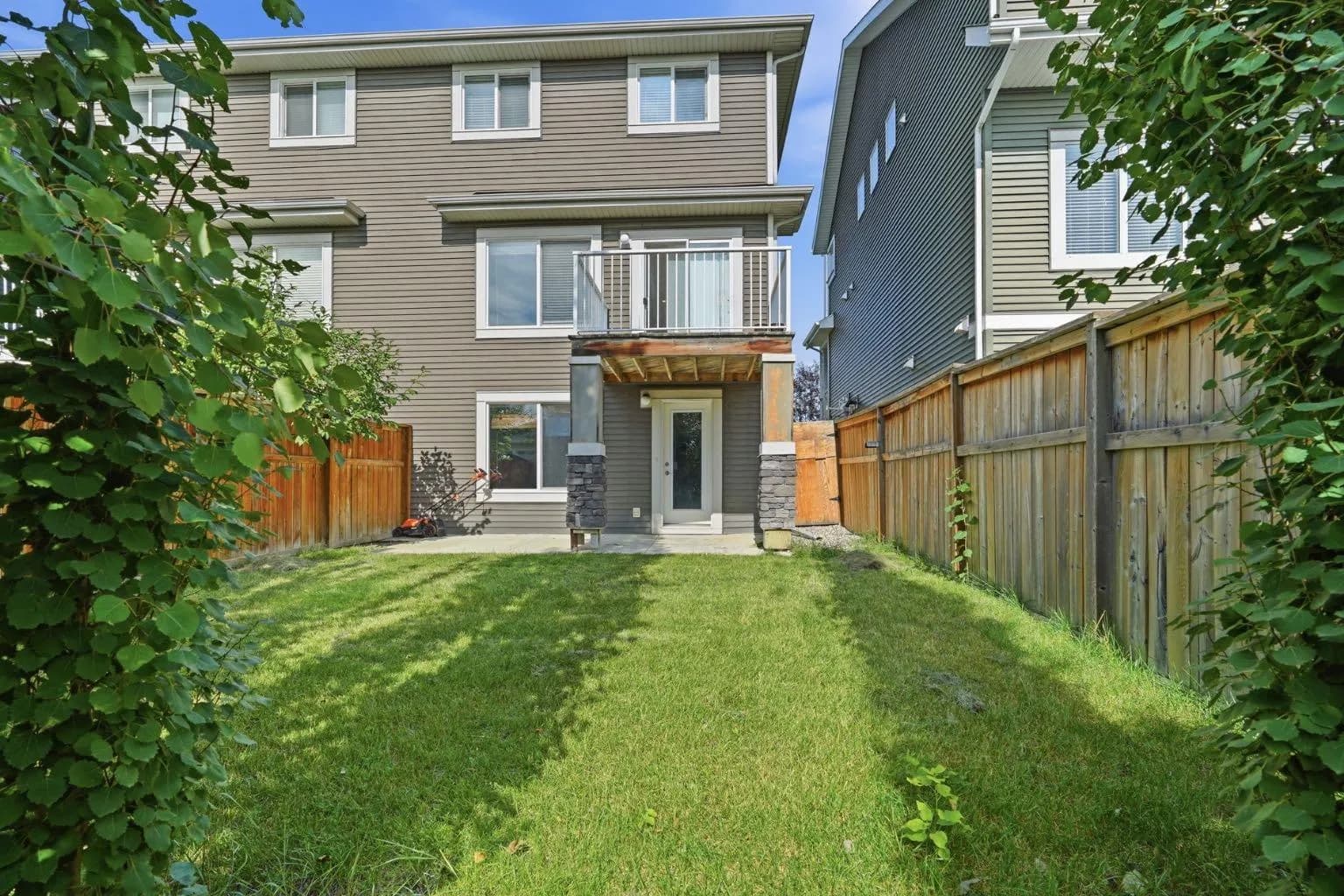 Semi Detached (Half Duplex)