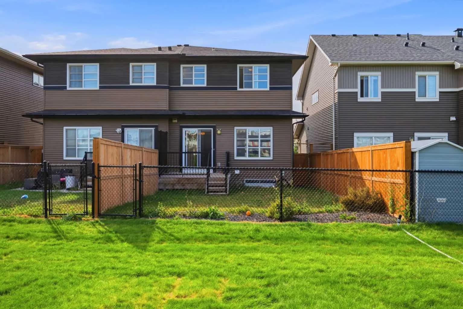 Semi Detached (Half Duplex)