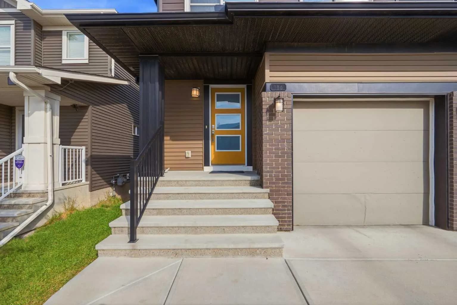 Semi Detached (Half Duplex)