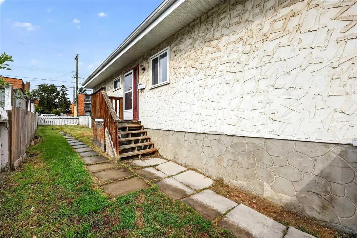 Semi Detached (Half Duplex)