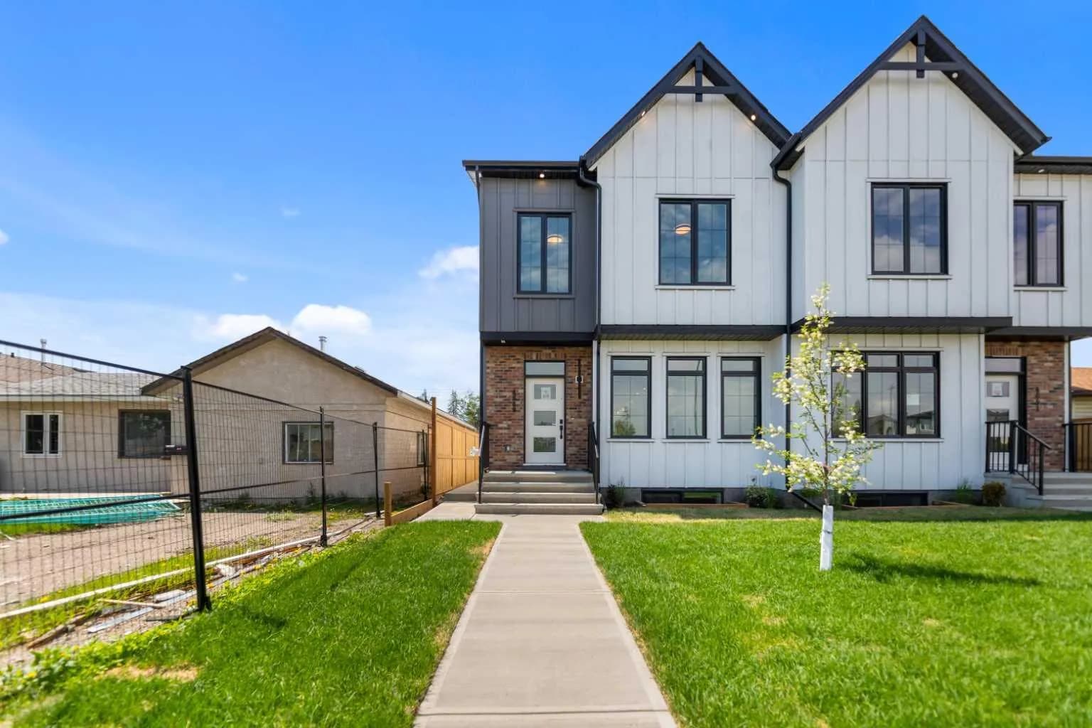 Semi Detached (Half Duplex)