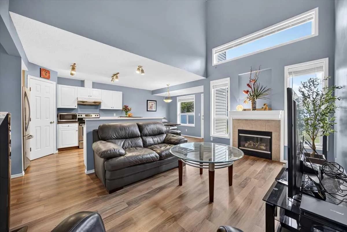 Semi Detached (Half Duplex)