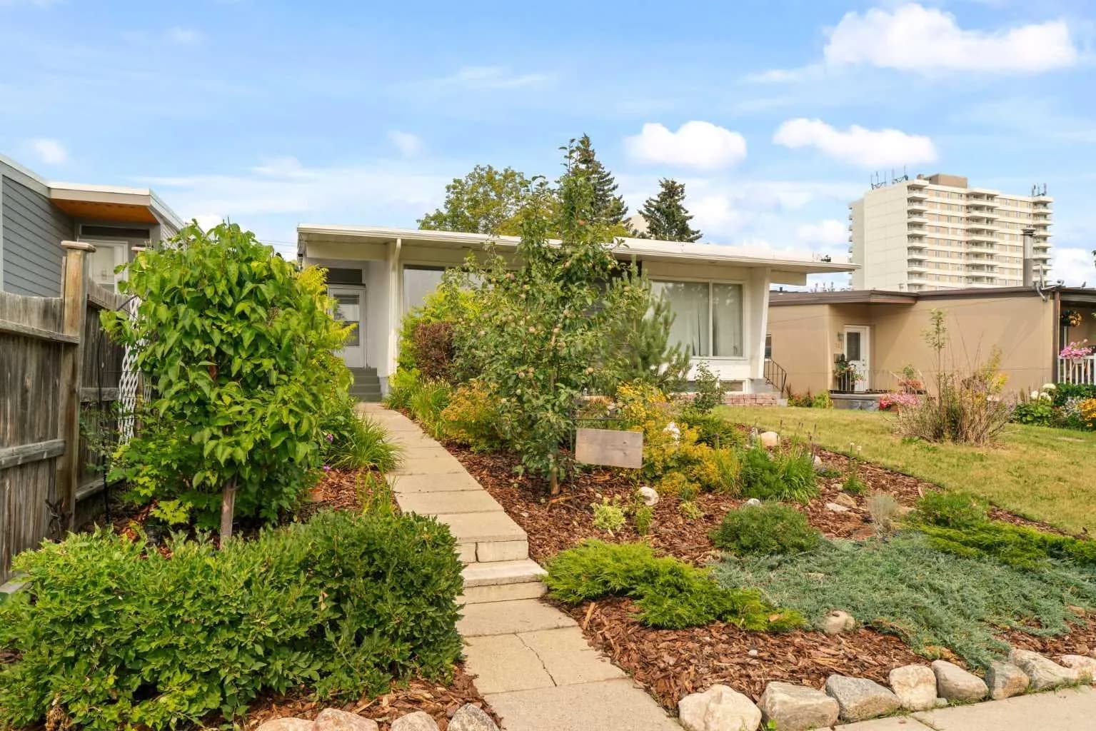 Semi Detached (Half Duplex)