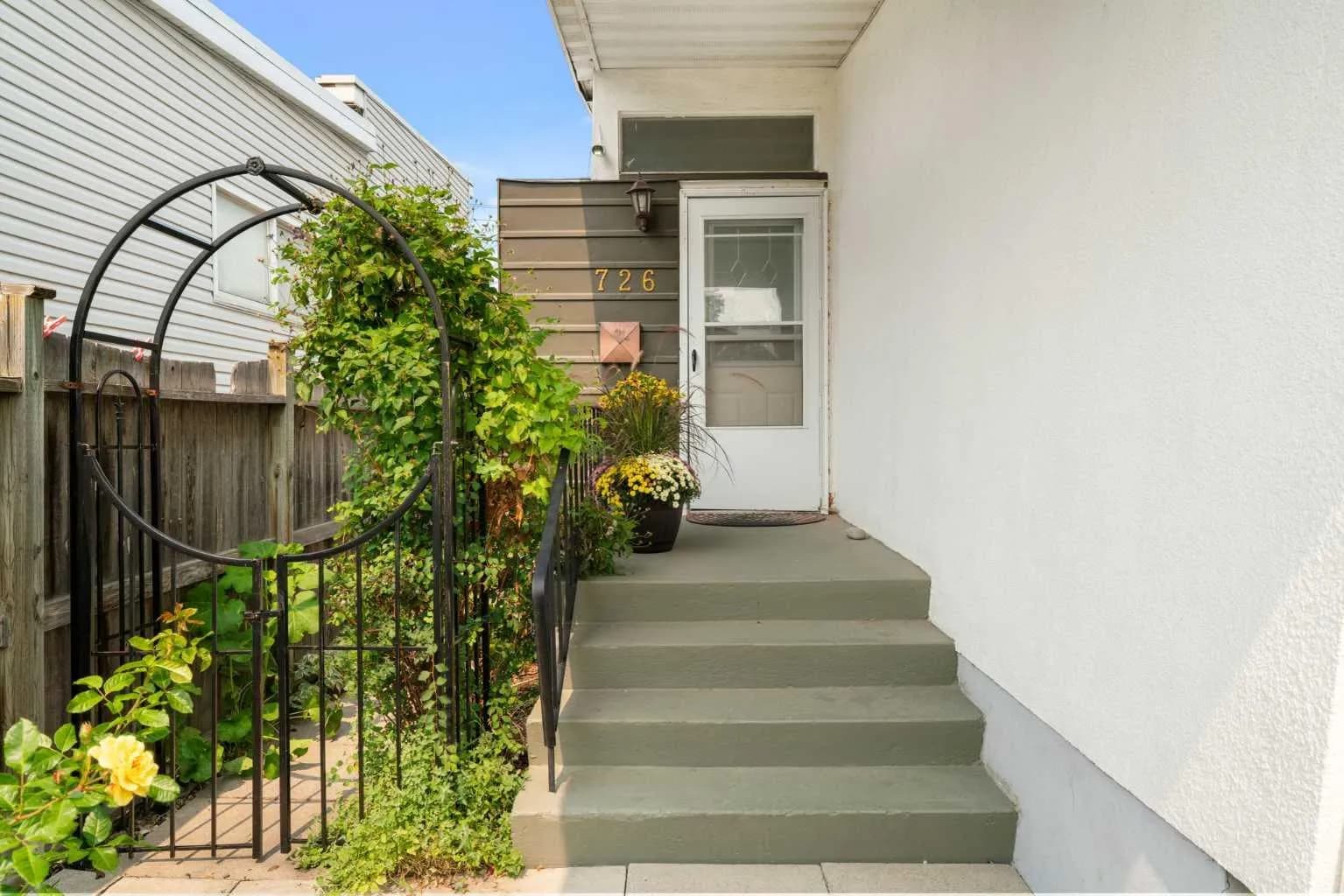 Semi Detached (Half Duplex)