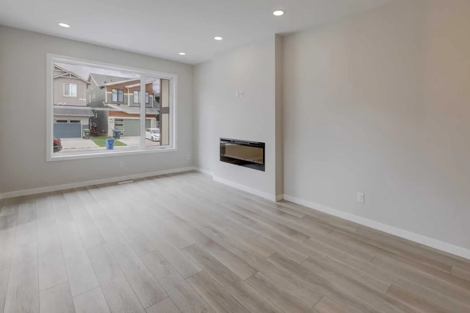 Semi Detached (Half Duplex)