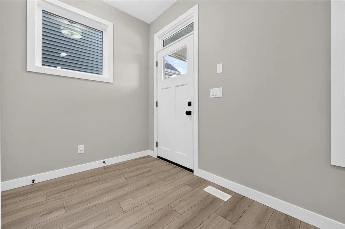 Semi Detached (Half Duplex)