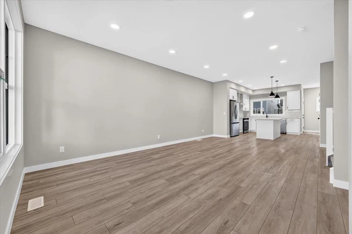 Semi Detached (Half Duplex)