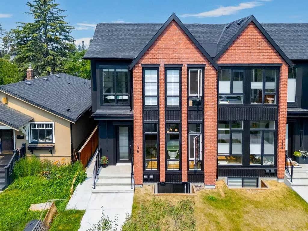 Semi Detached (Half Duplex)