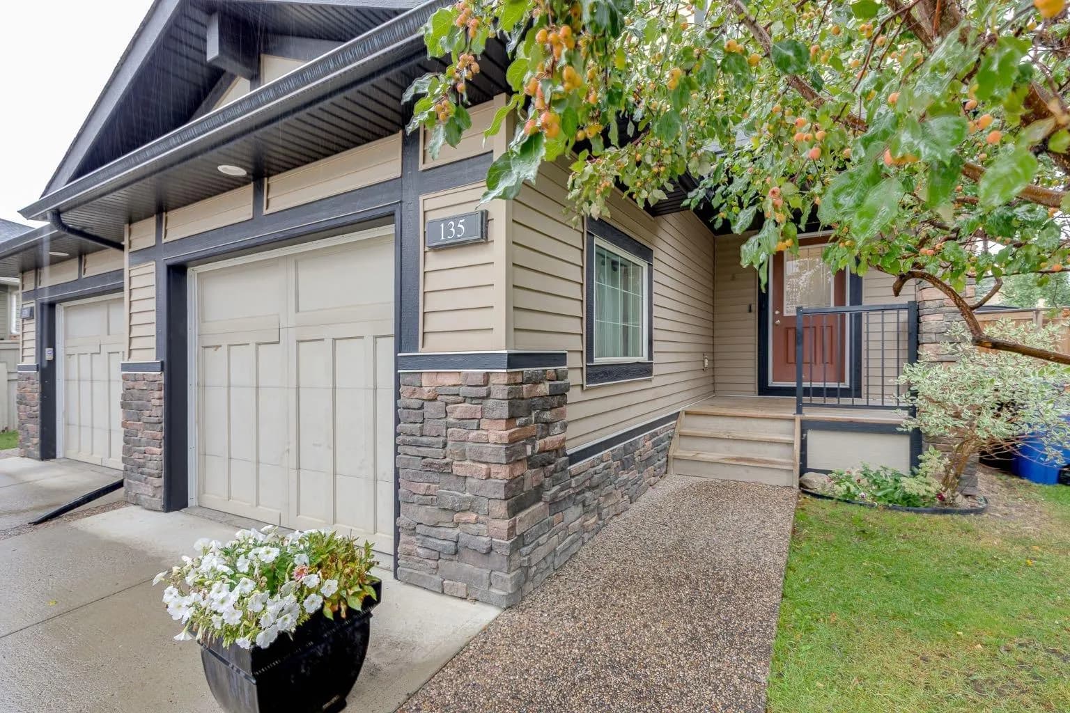 Semi Detached (Half Duplex)