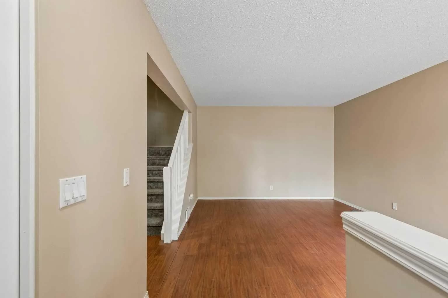 Semi Detached (Half Duplex)
