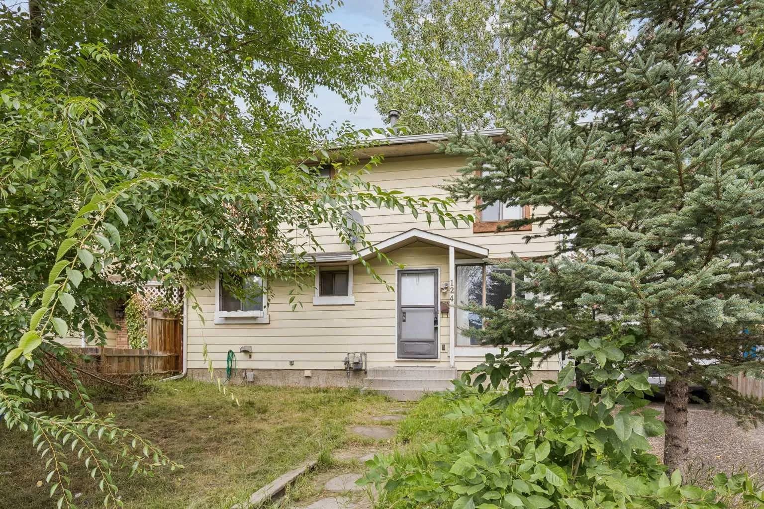 Semi Detached (Half Duplex)