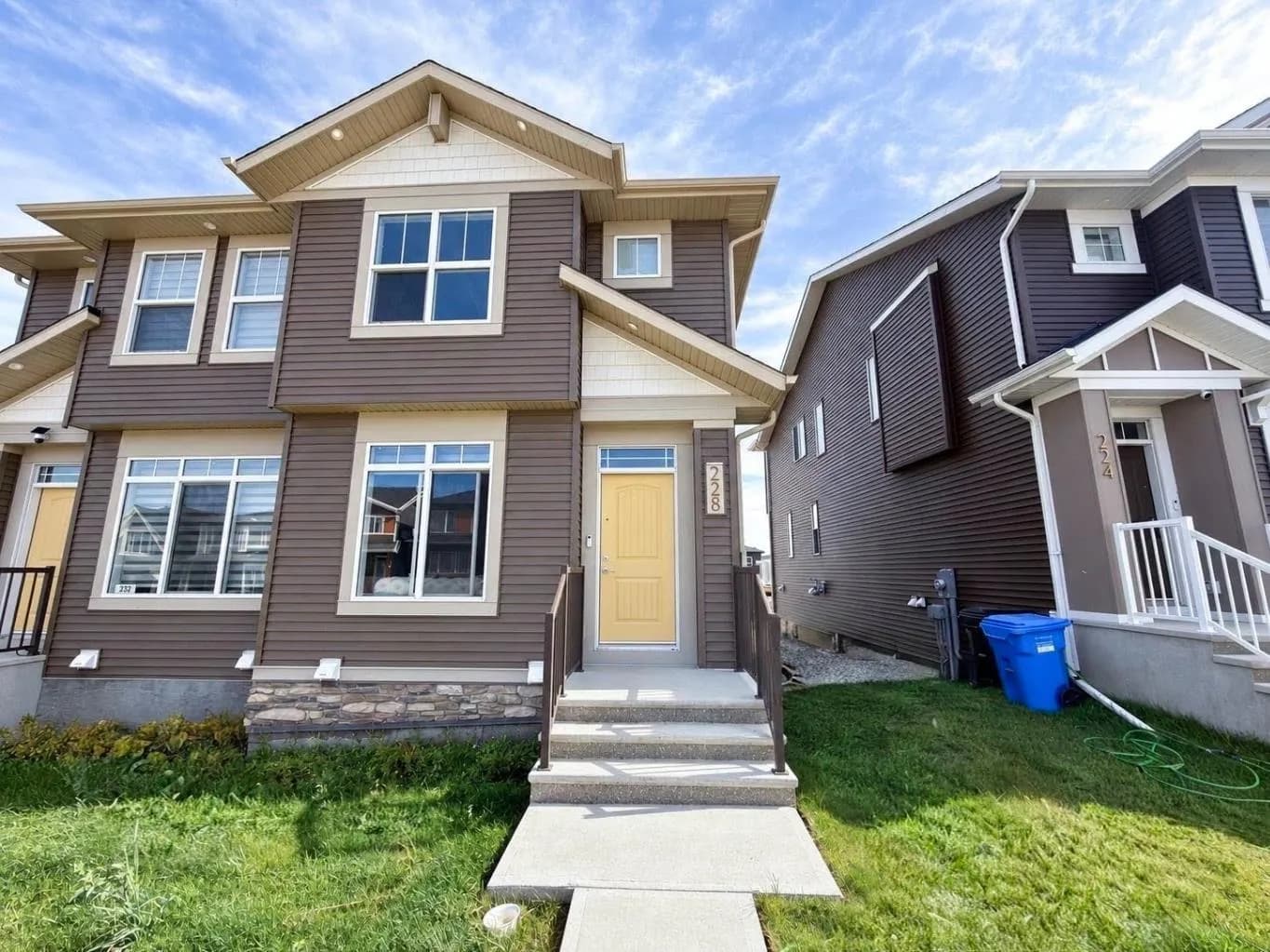 Semi Detached (Half Duplex)