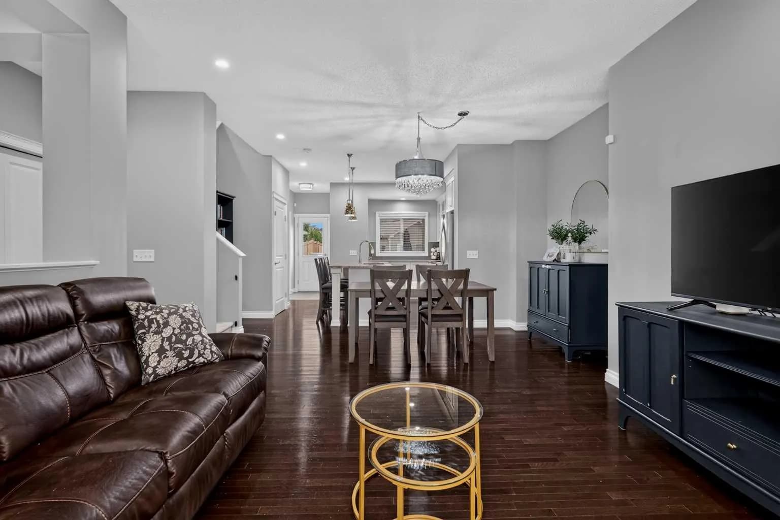 Semi Detached (Half Duplex)