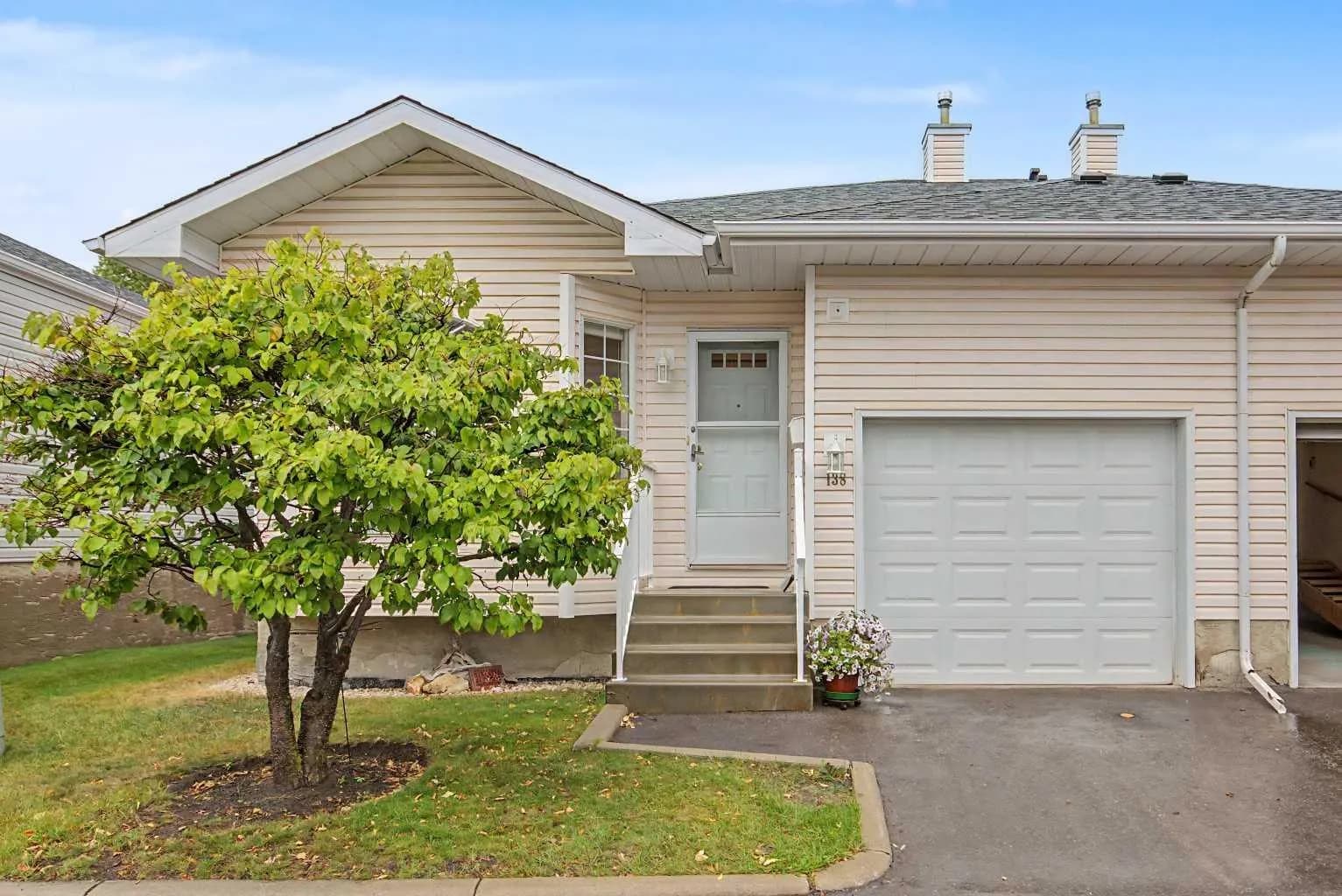 Semi Detached (Half Duplex)