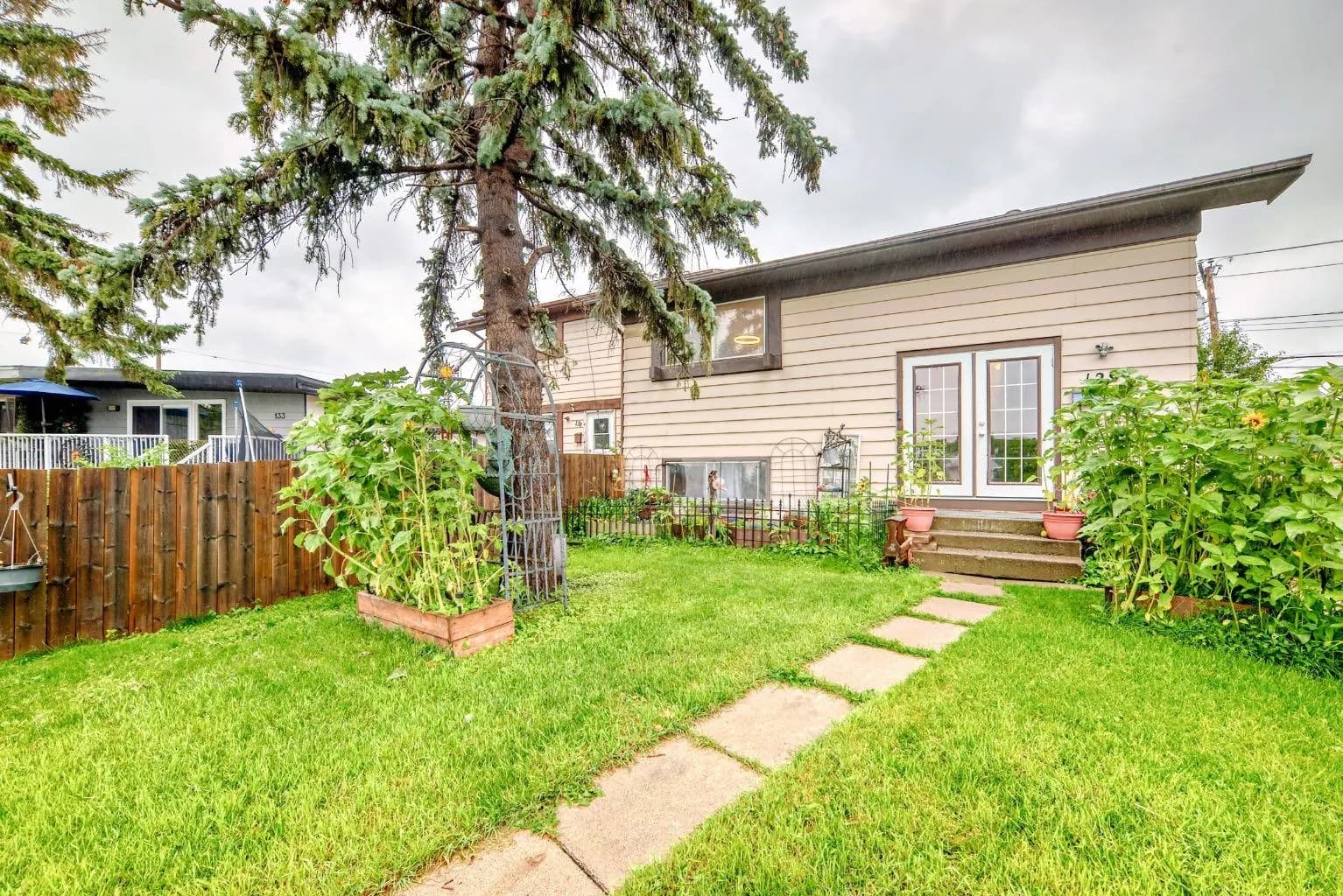 Semi Detached (Half Duplex)