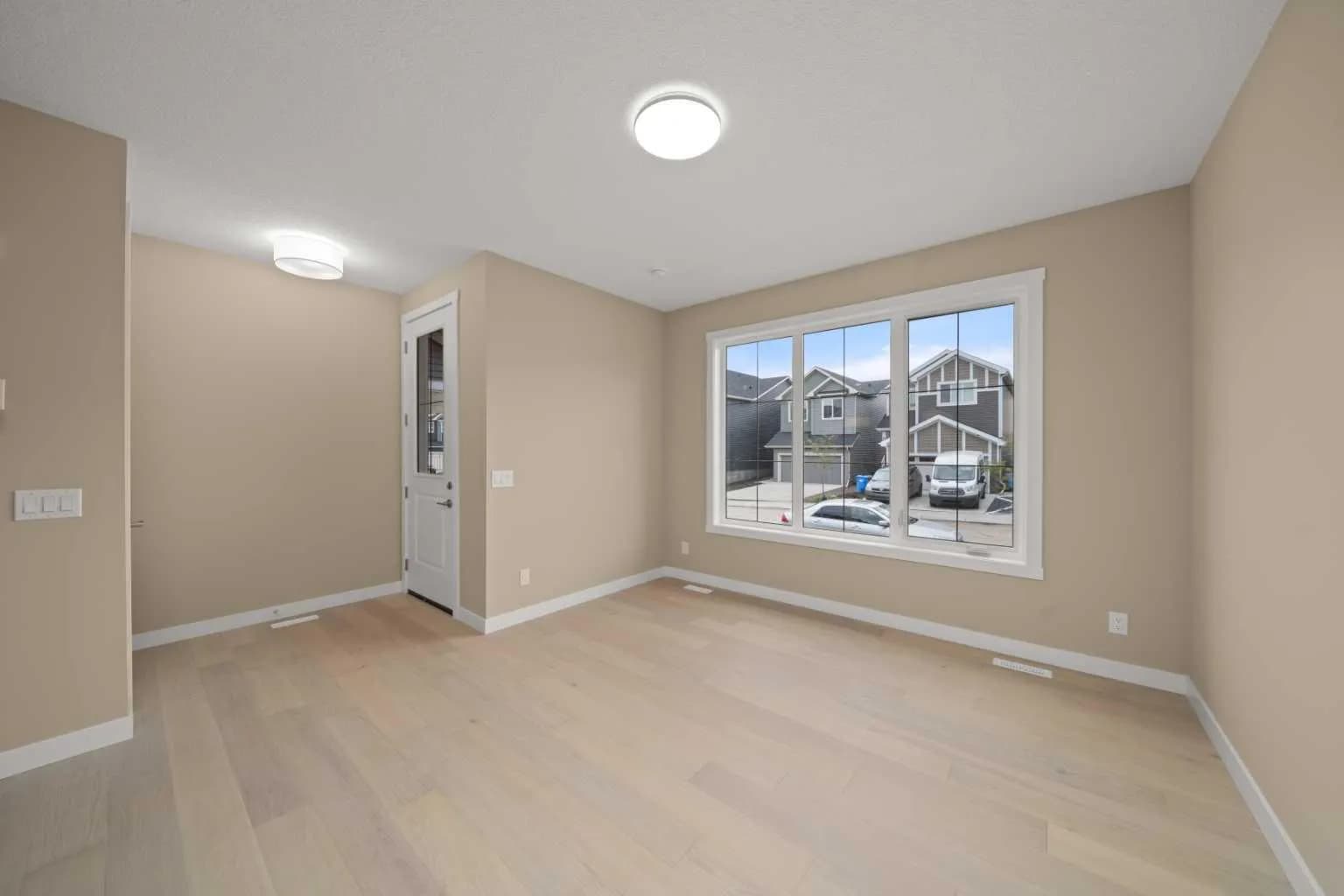 Semi Detached (Half Duplex)