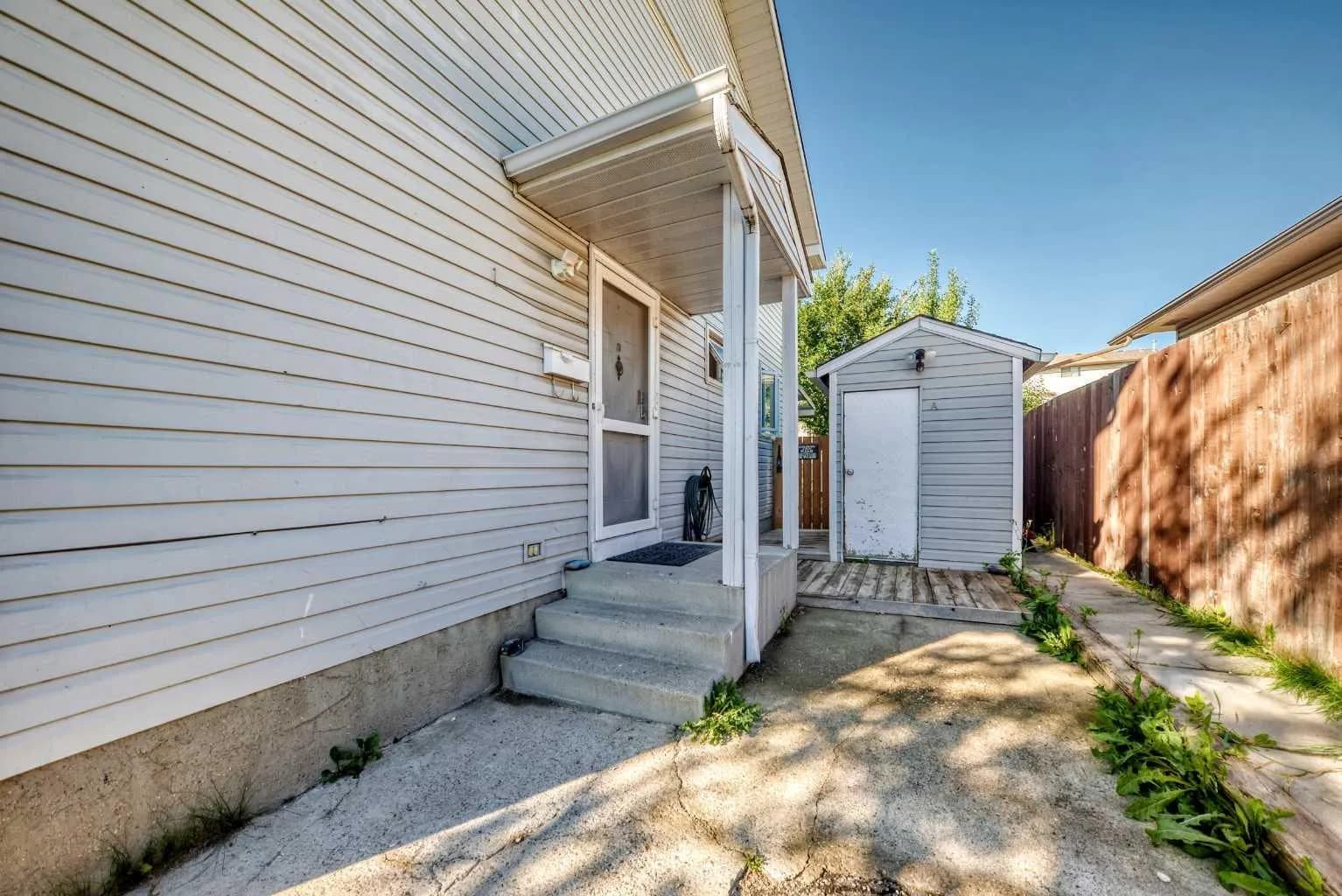 Semi Detached (Half Duplex)