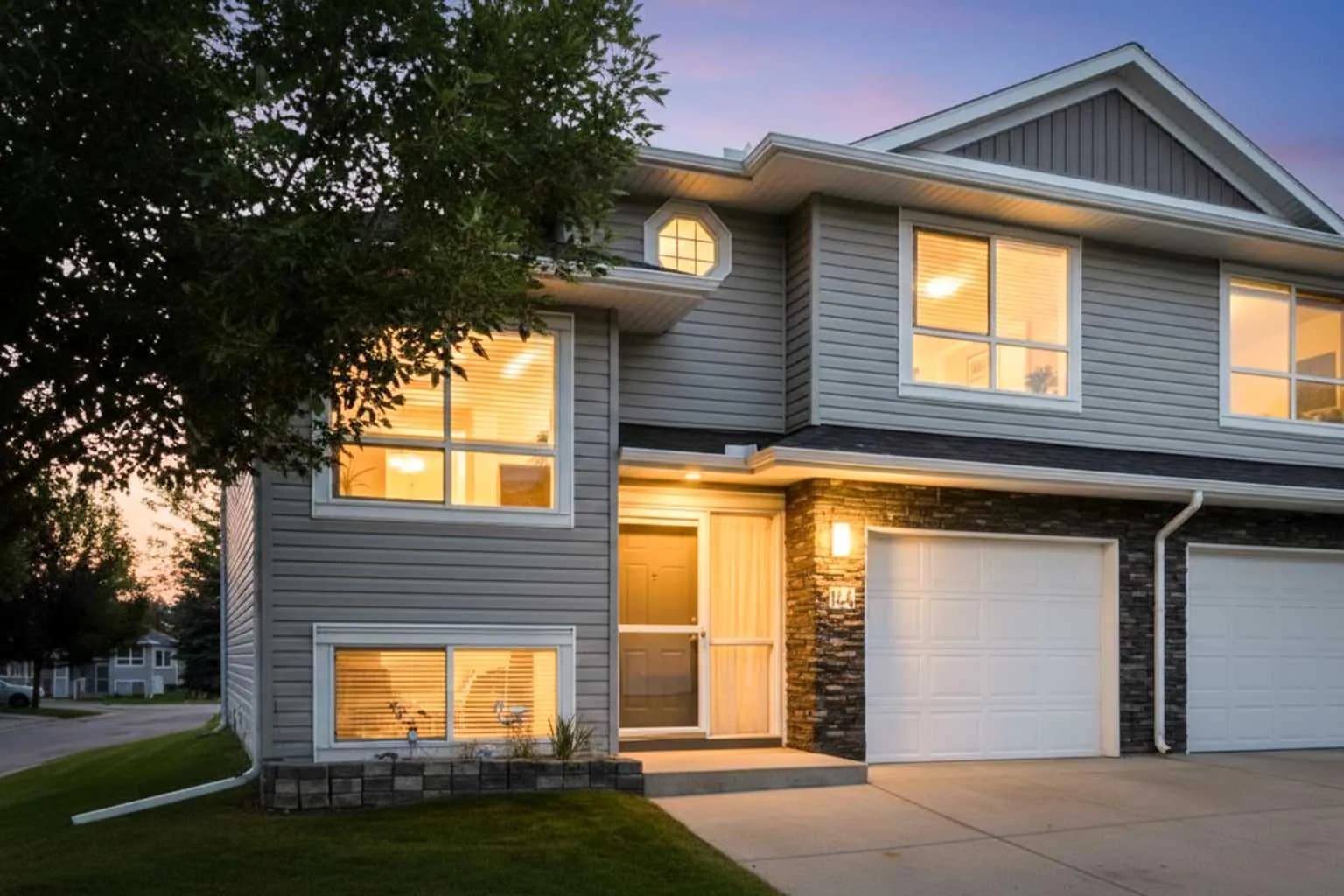 Semi Detached (Half Duplex)
